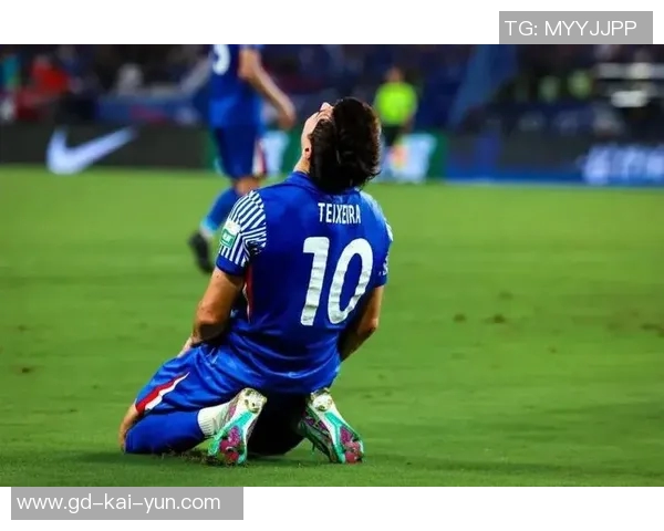 北京德比火药味十足！常林脚踢贺希宁头部被驱逐